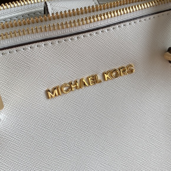 Michael Kors Handbag Practically Brand New! - Picture 3 of 7